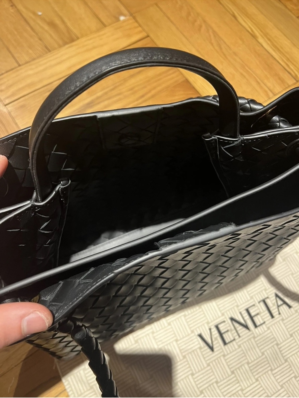 Bottega Veneta Andiamo Medium Black leather bag - Picture 8 of 13